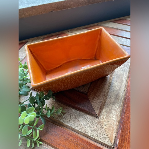 Orange Plant pot - Picture 3 of 8